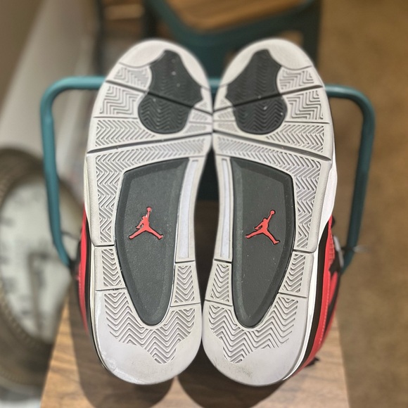 Air Jordan 4 Retro 'Toro Bravo' 2013
FIRST RELEASE - Picture 4 of 9